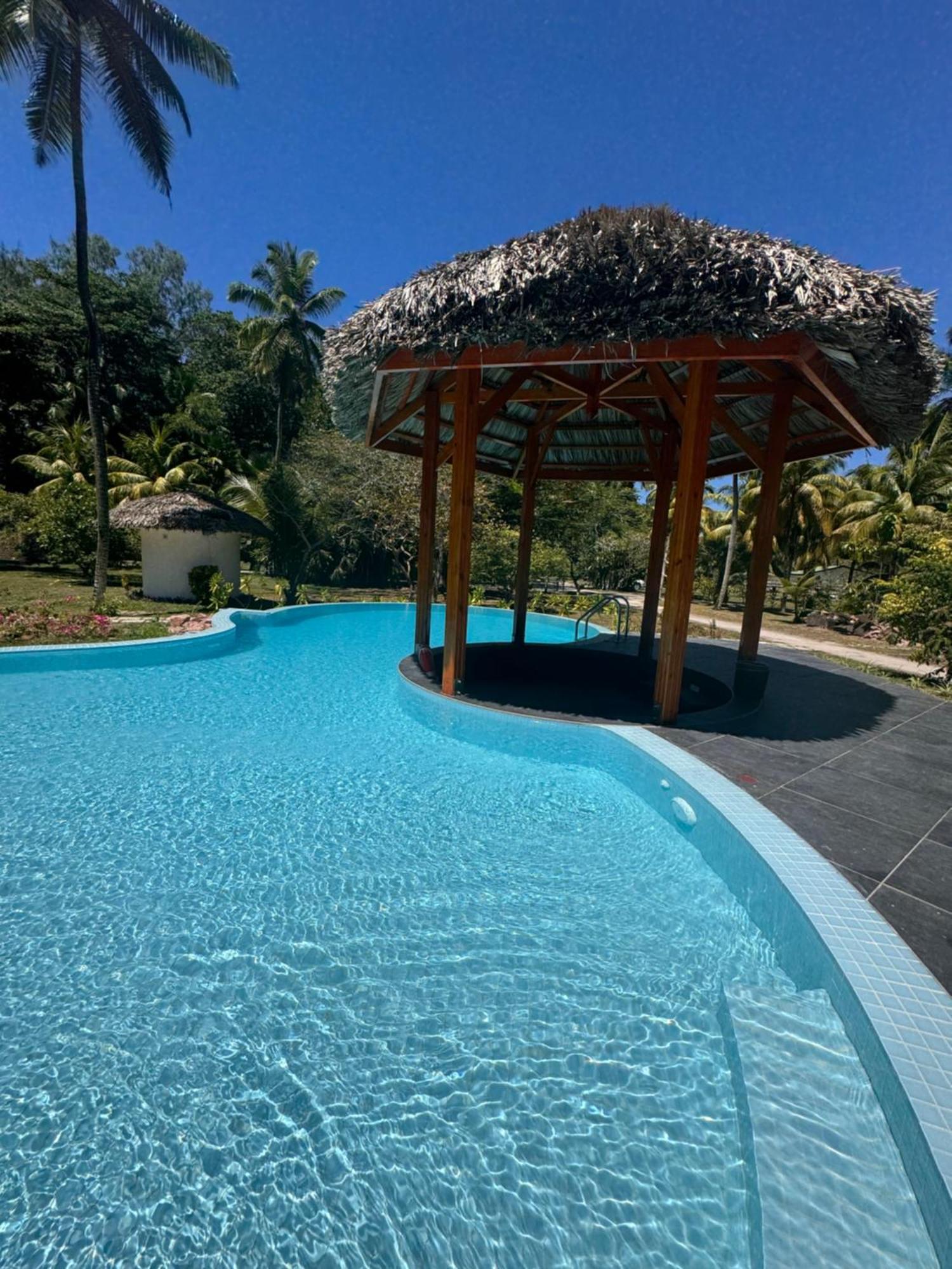 فندق Cote D'or Anse Volbert Village