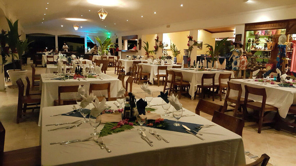 Cote D'or فندق Anse Volbert Village